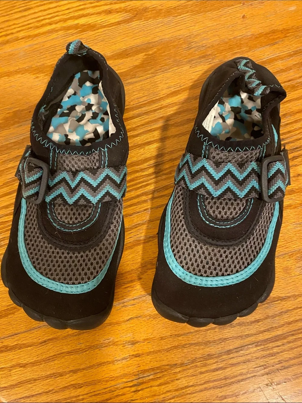 Women’s  Black and Teal Water Shoes with Zigzag Strap